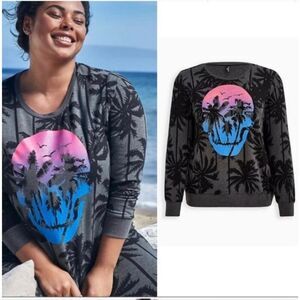 Torrid Size 1x Grey & Black Crew Knit Soft Sleep Sweater with multicolor Skull